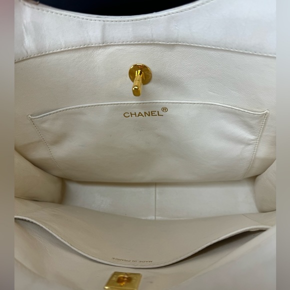 Vintage Chanel White 31 Shopping Tote - Picture 7 of 14
